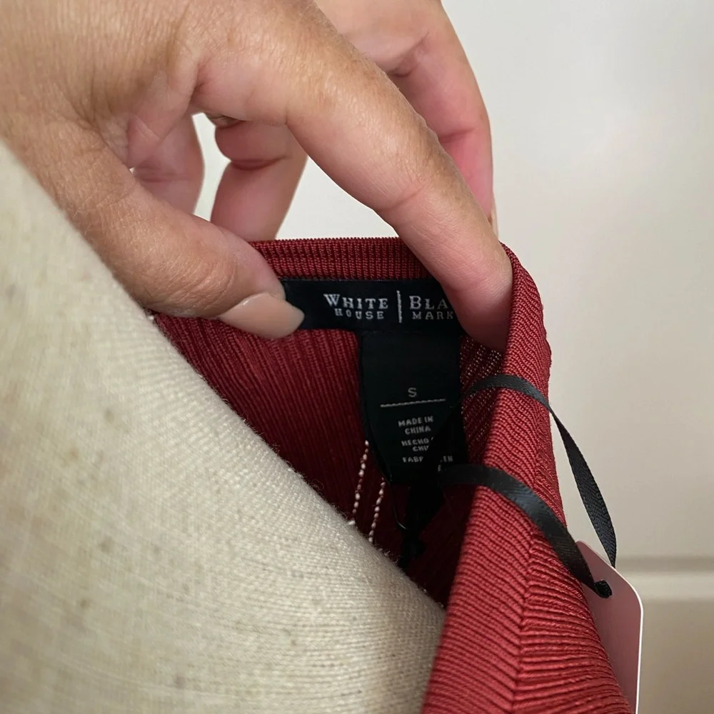 White House Black Market Top - Picture 4 of 4